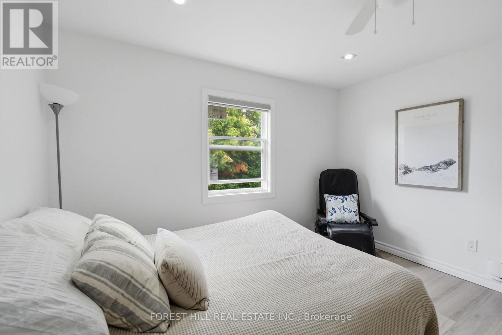 1161 CONNAUGHT DRIVE - 17