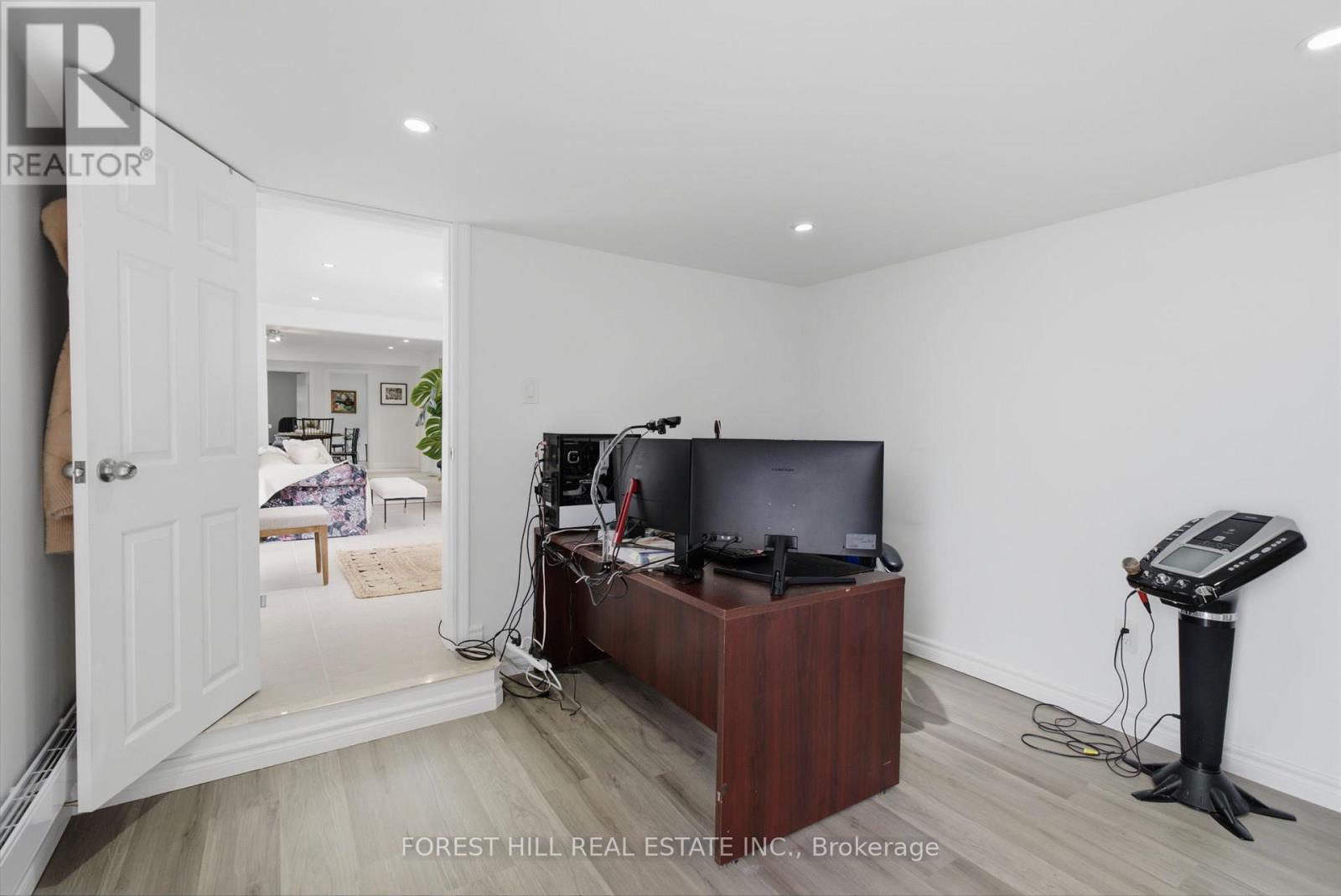 1161 CONNAUGHT DRIVE - 25