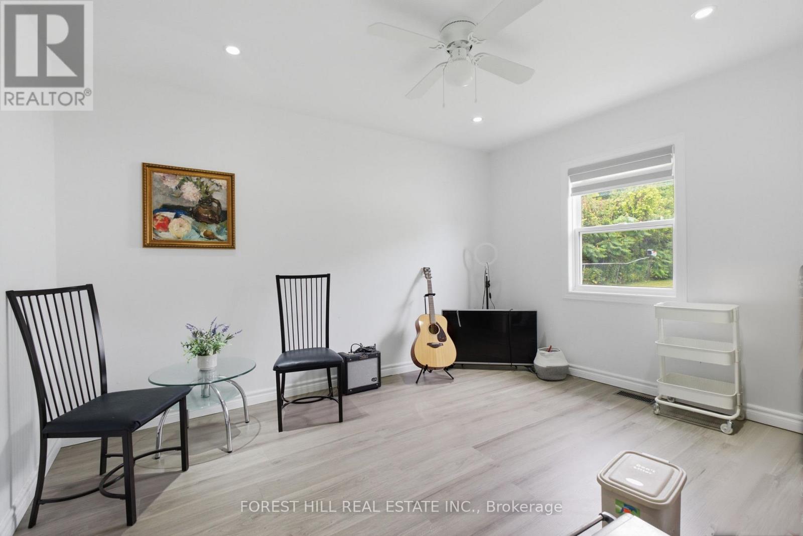 1161 CONNAUGHT DRIVE - 16