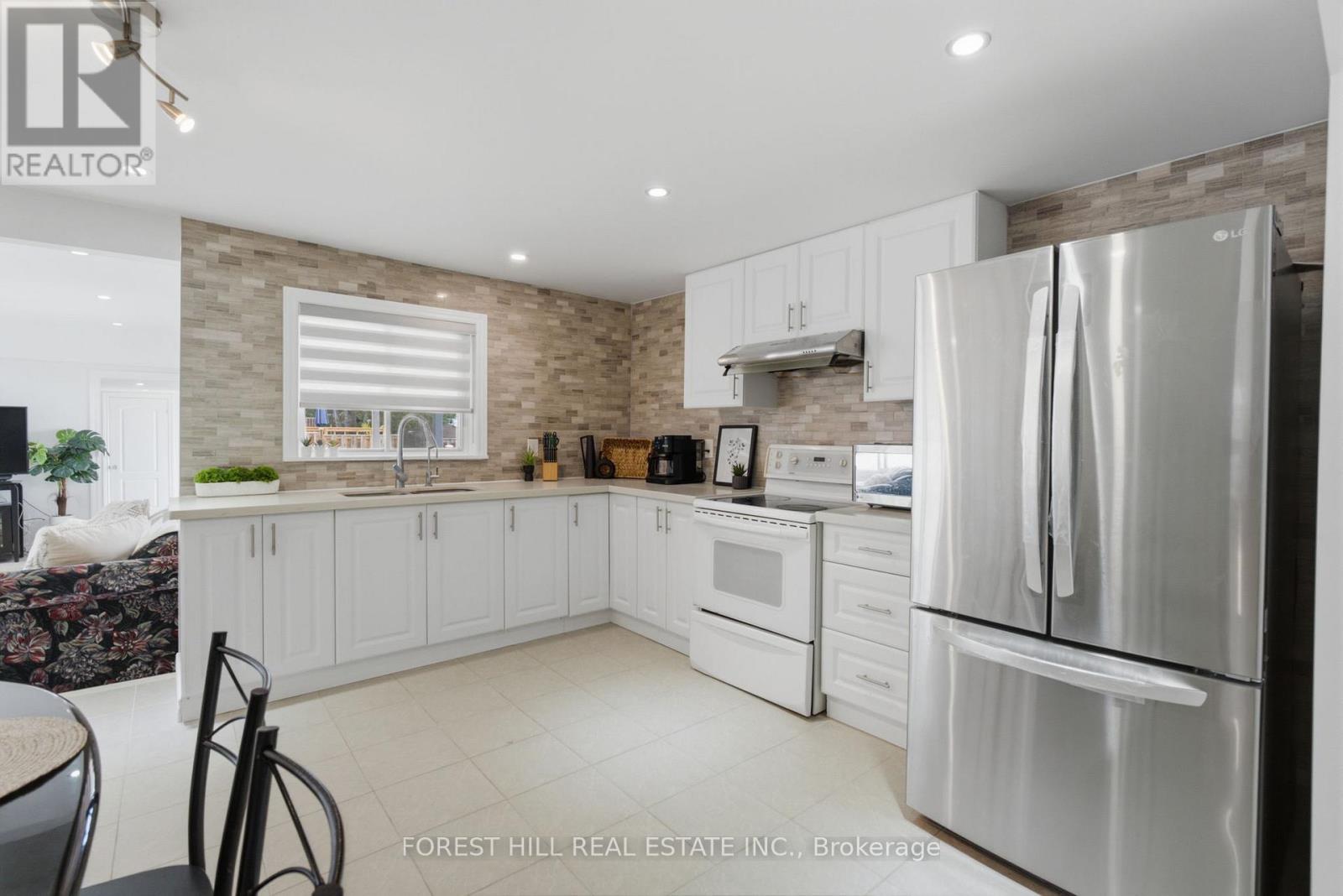 1161 CONNAUGHT DRIVE - 12
