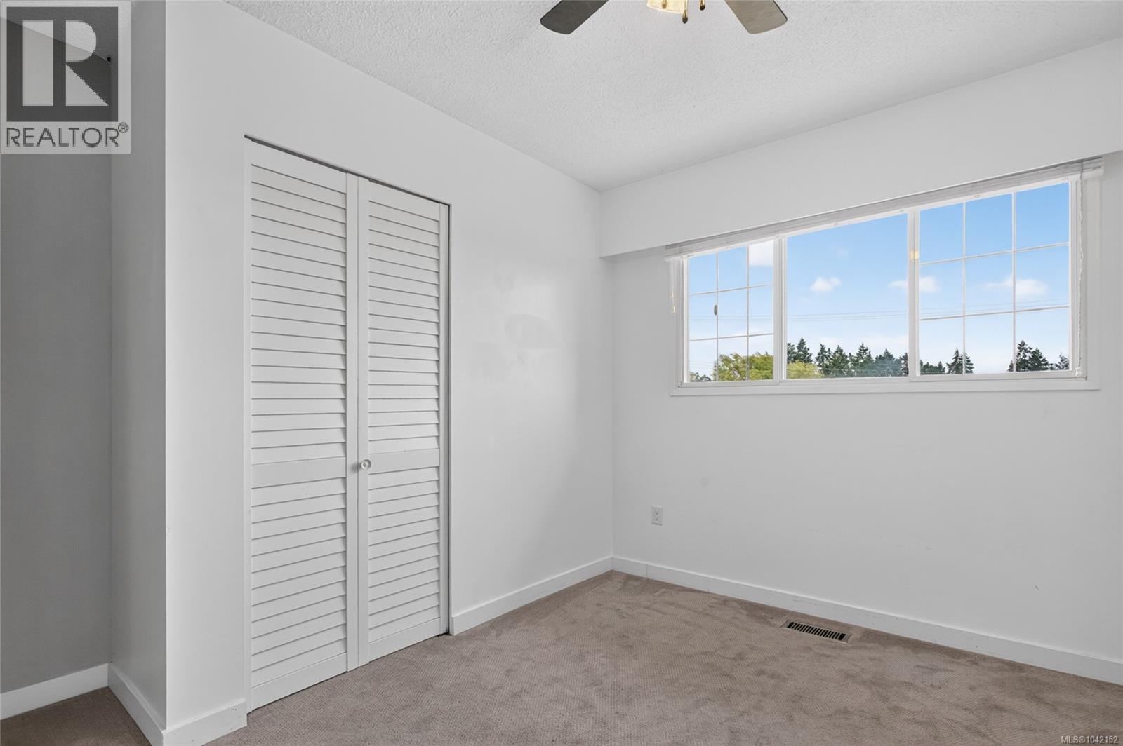 156 Moss Ave - 22