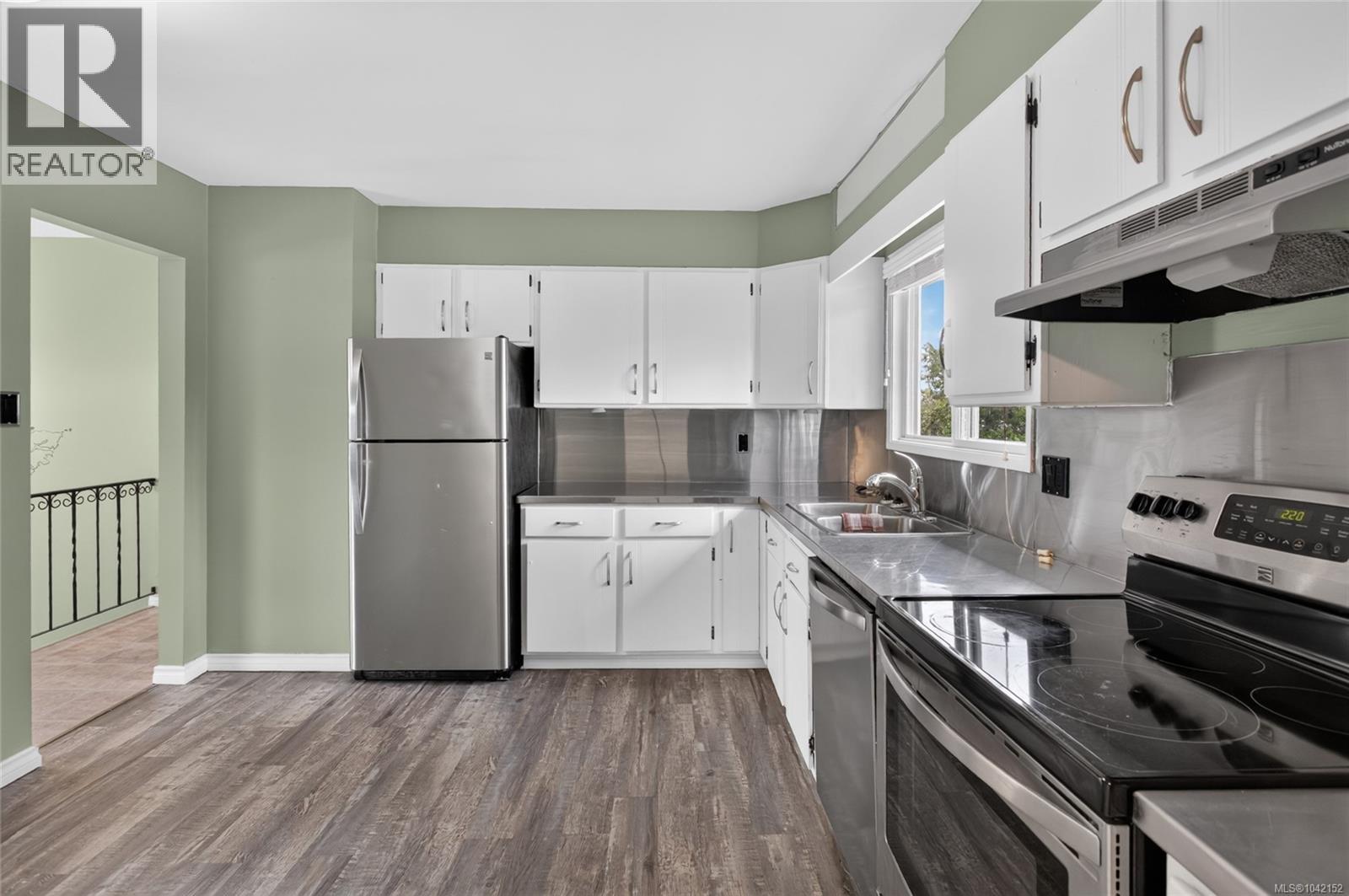 156 Moss Ave - 9