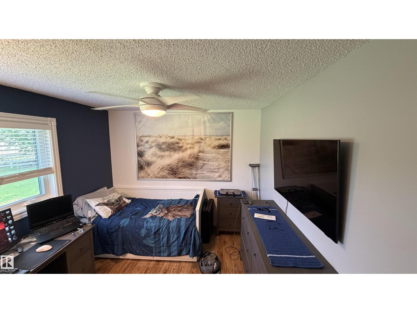 25032 Richfield RD - 33