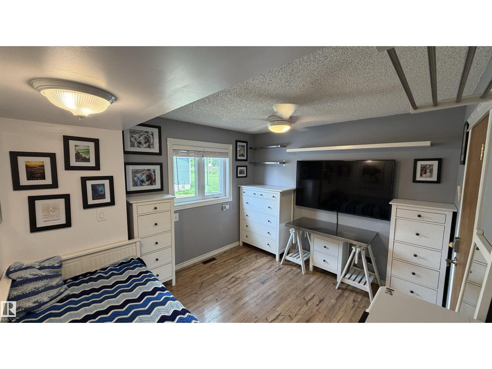 25032 Richfield RD - 36