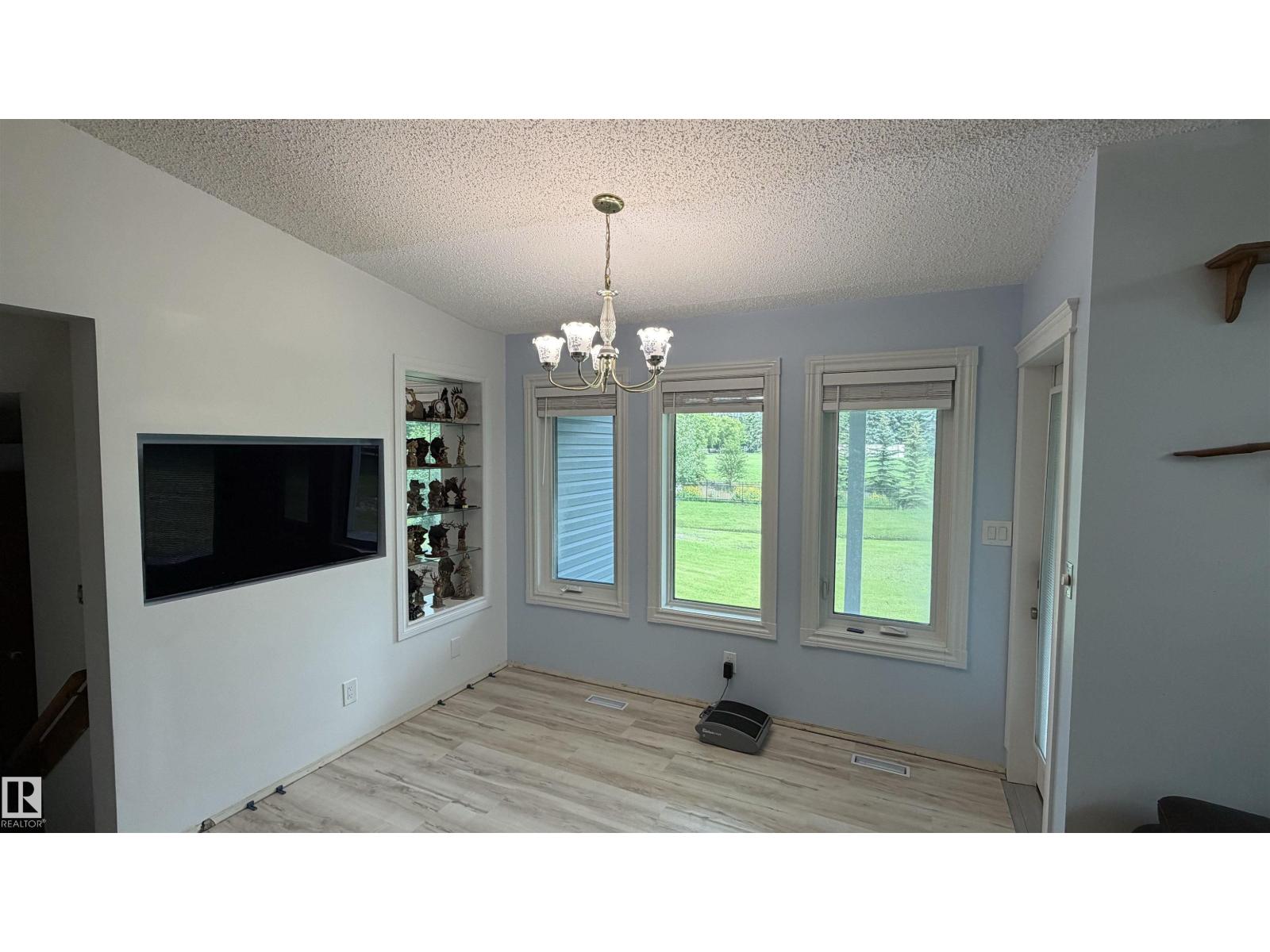 25032 Richfield RD - 41