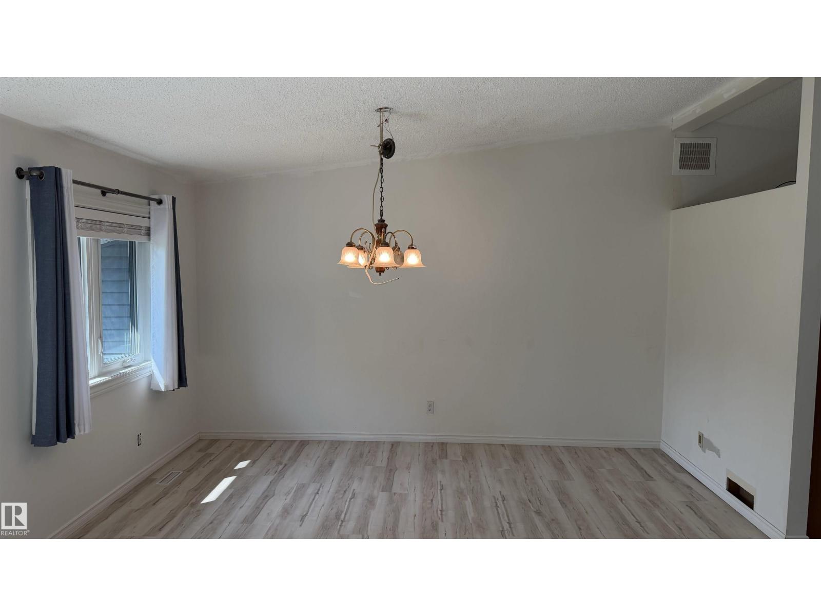 25032 Richfield RD - 44
