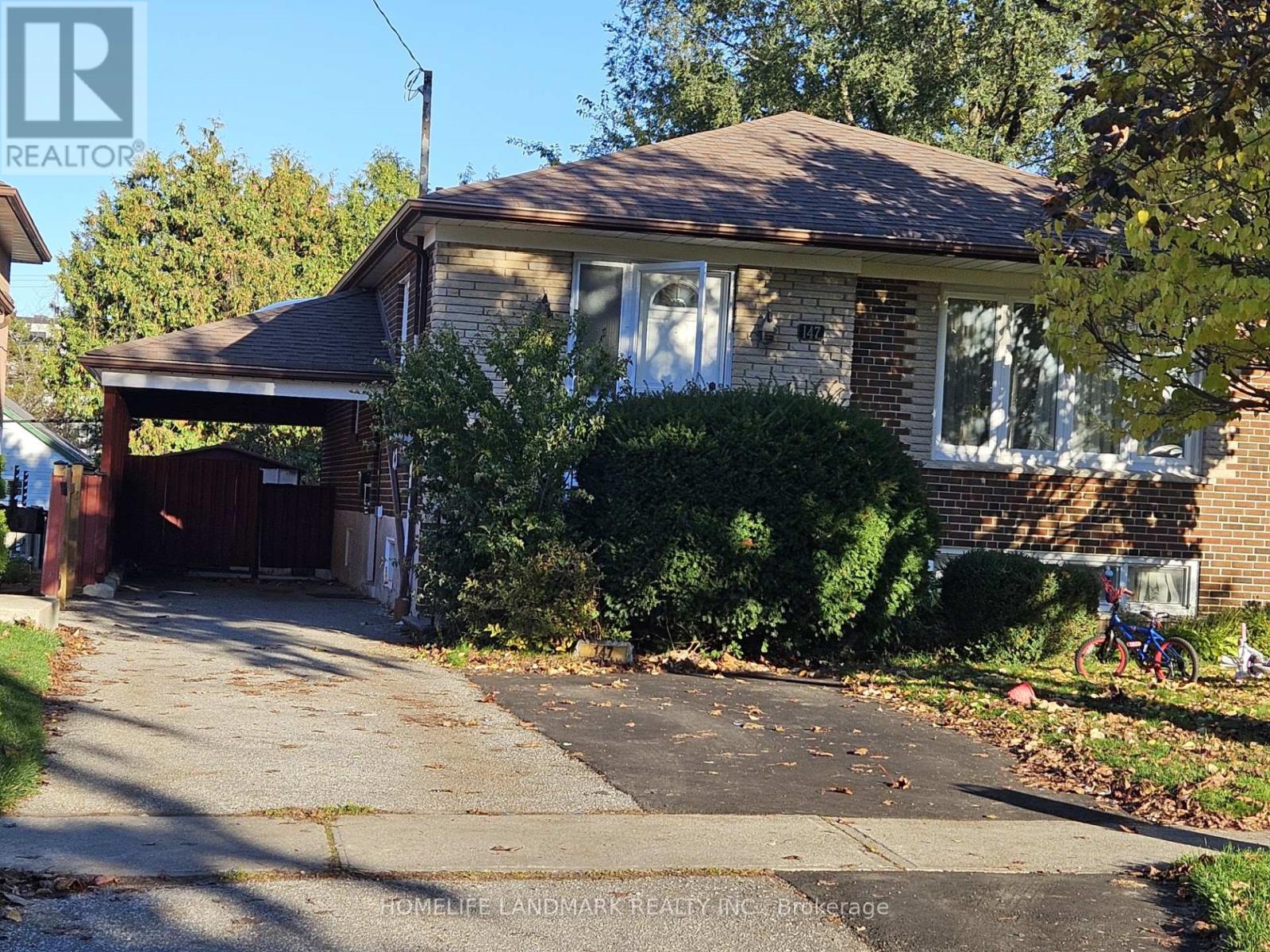 Photo of 147 Fitzgibbon Avenue