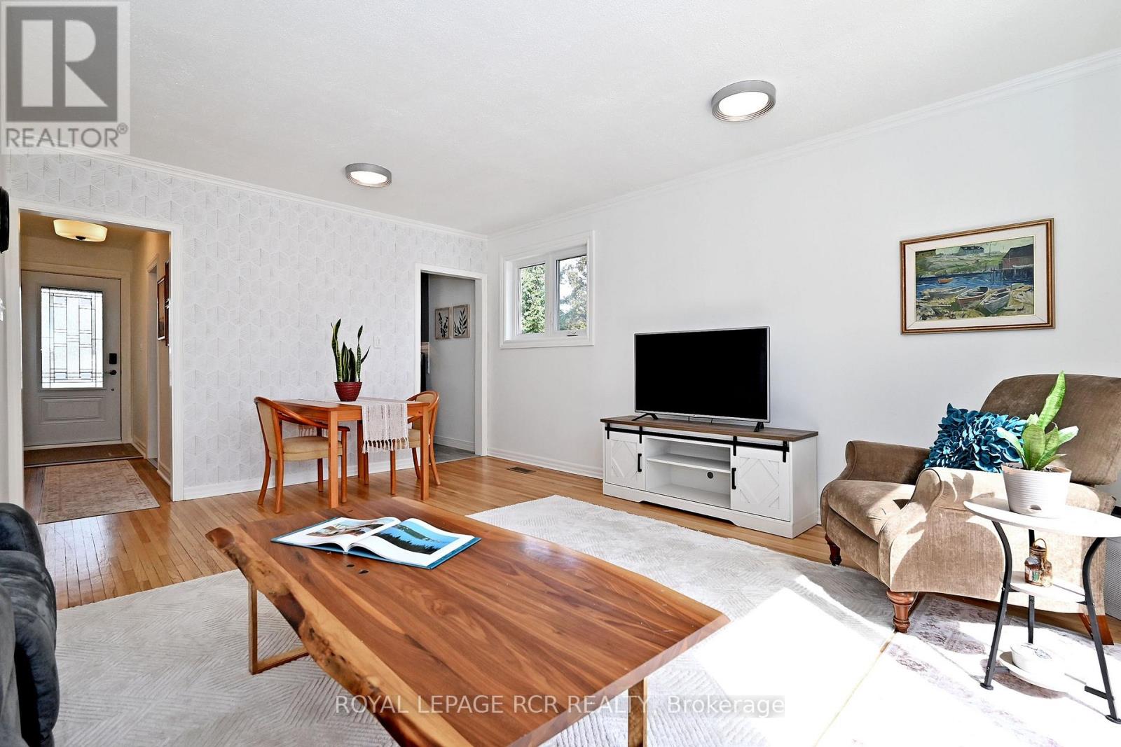 87 RICHARDSON DRIVE - 11