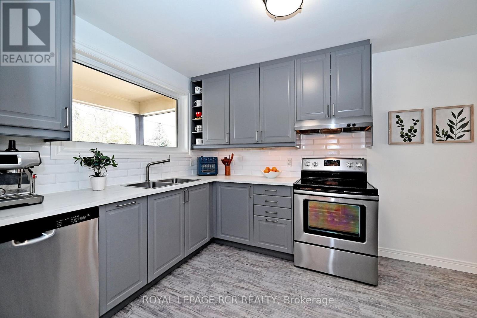 87 RICHARDSON DRIVE - 12
