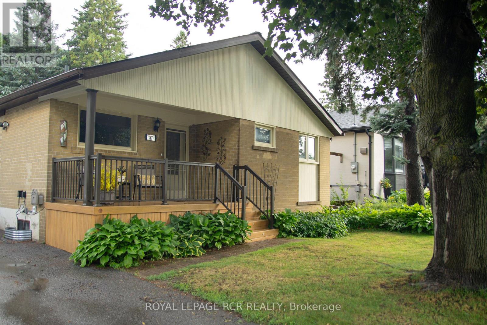 87 RICHARDSON DRIVE - 1