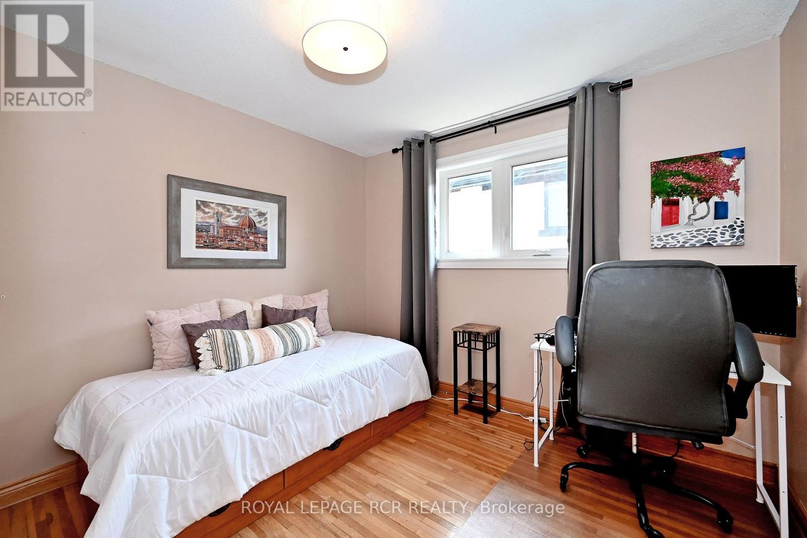 87 RICHARDSON DRIVE - 22