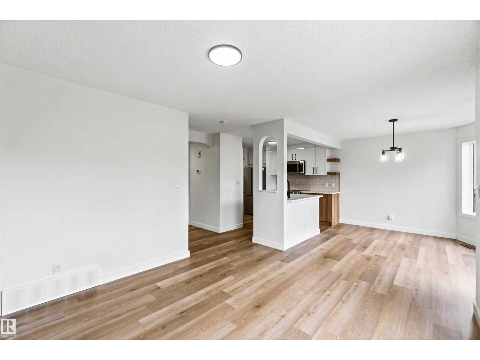 299 WESTWOOD PT — photo 11