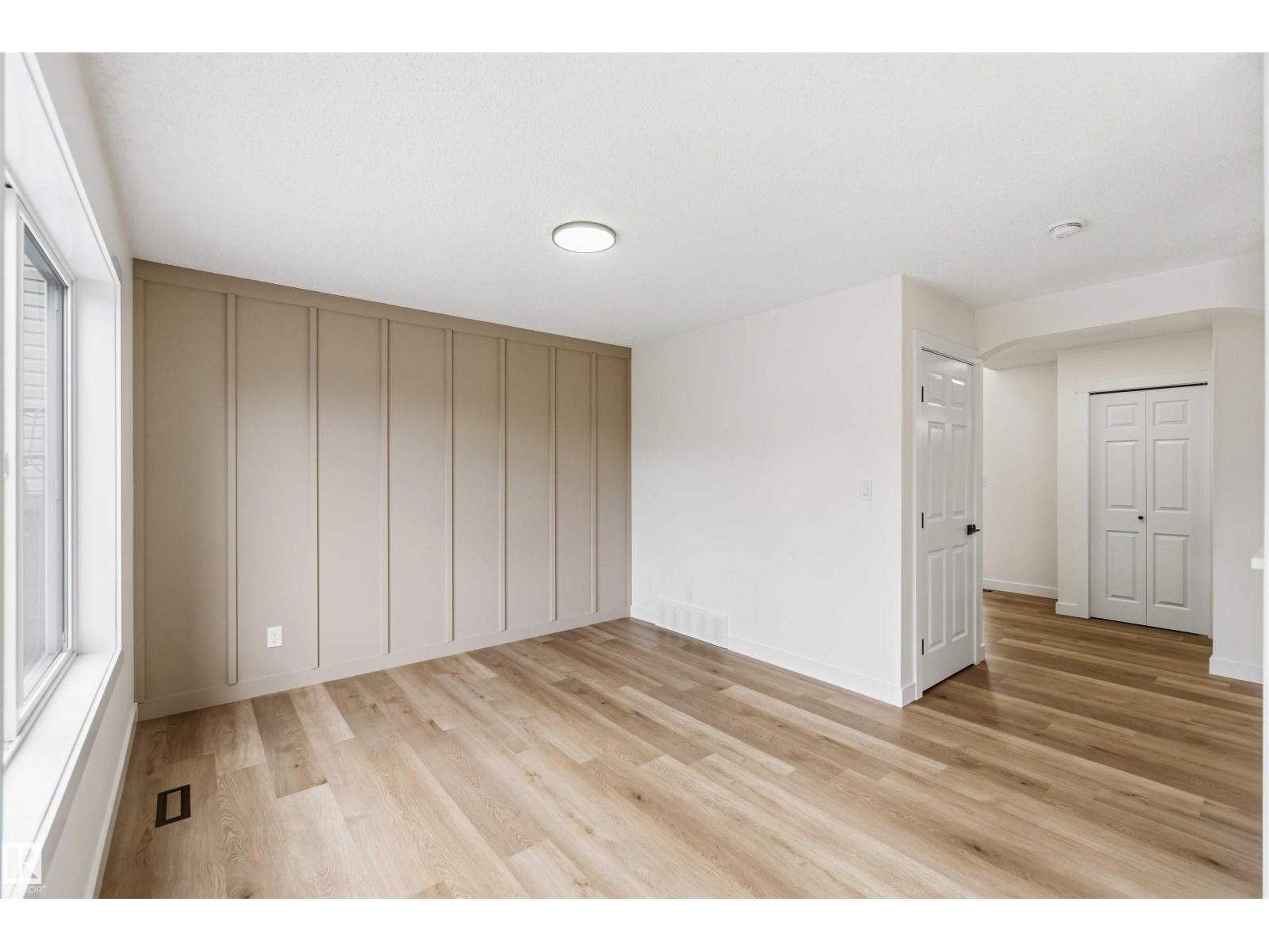 299 WESTWOOD PT — photo 12
