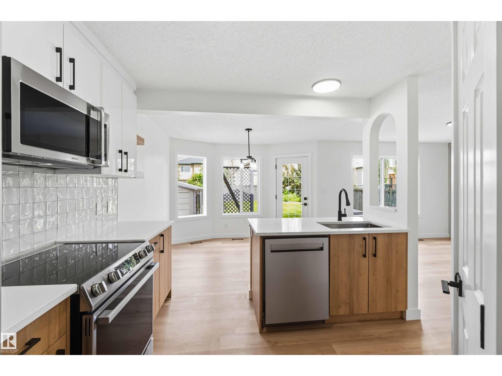 299 WESTWOOD PT — photo 21