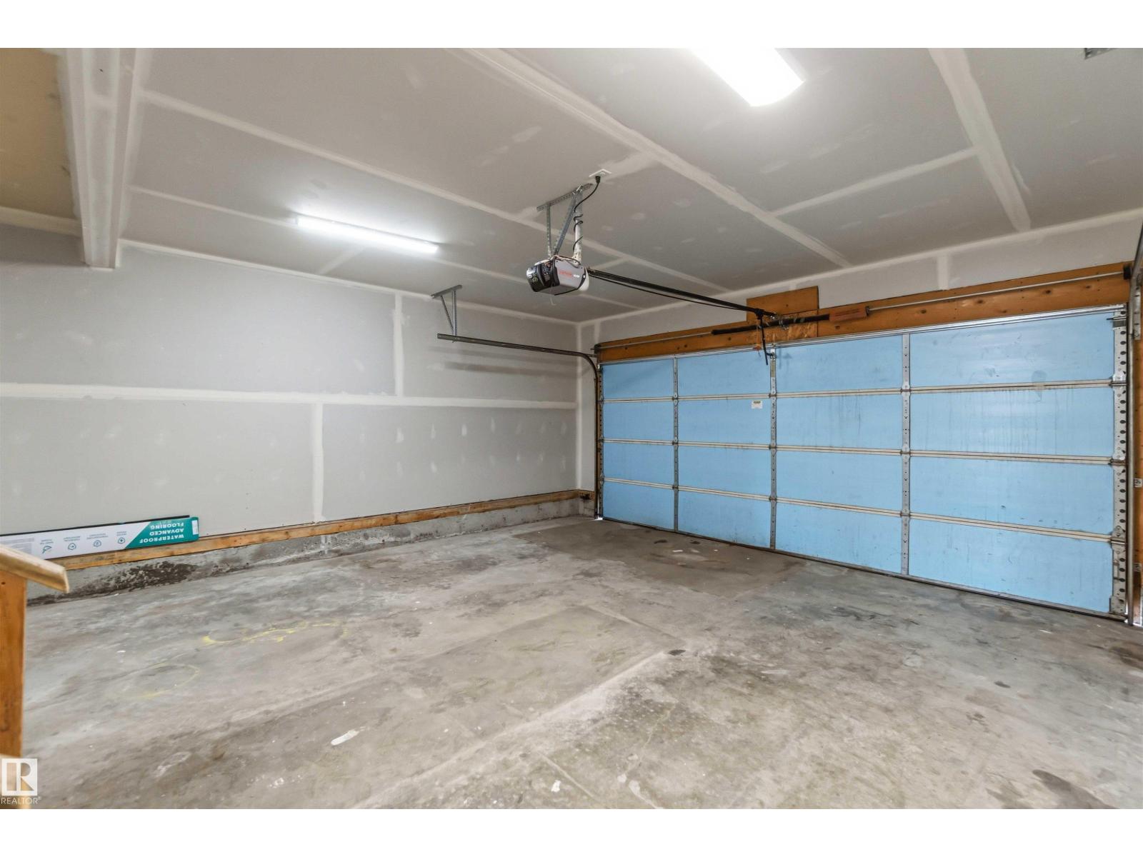 299 WESTWOOD PT — photo 46