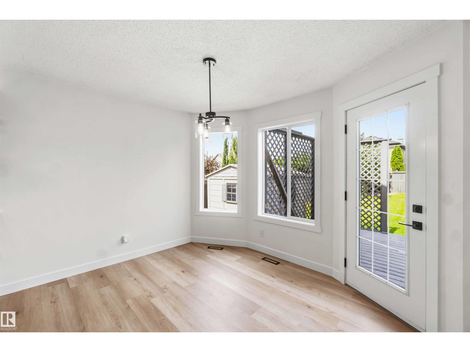 299 WESTWOOD PT — photo 18