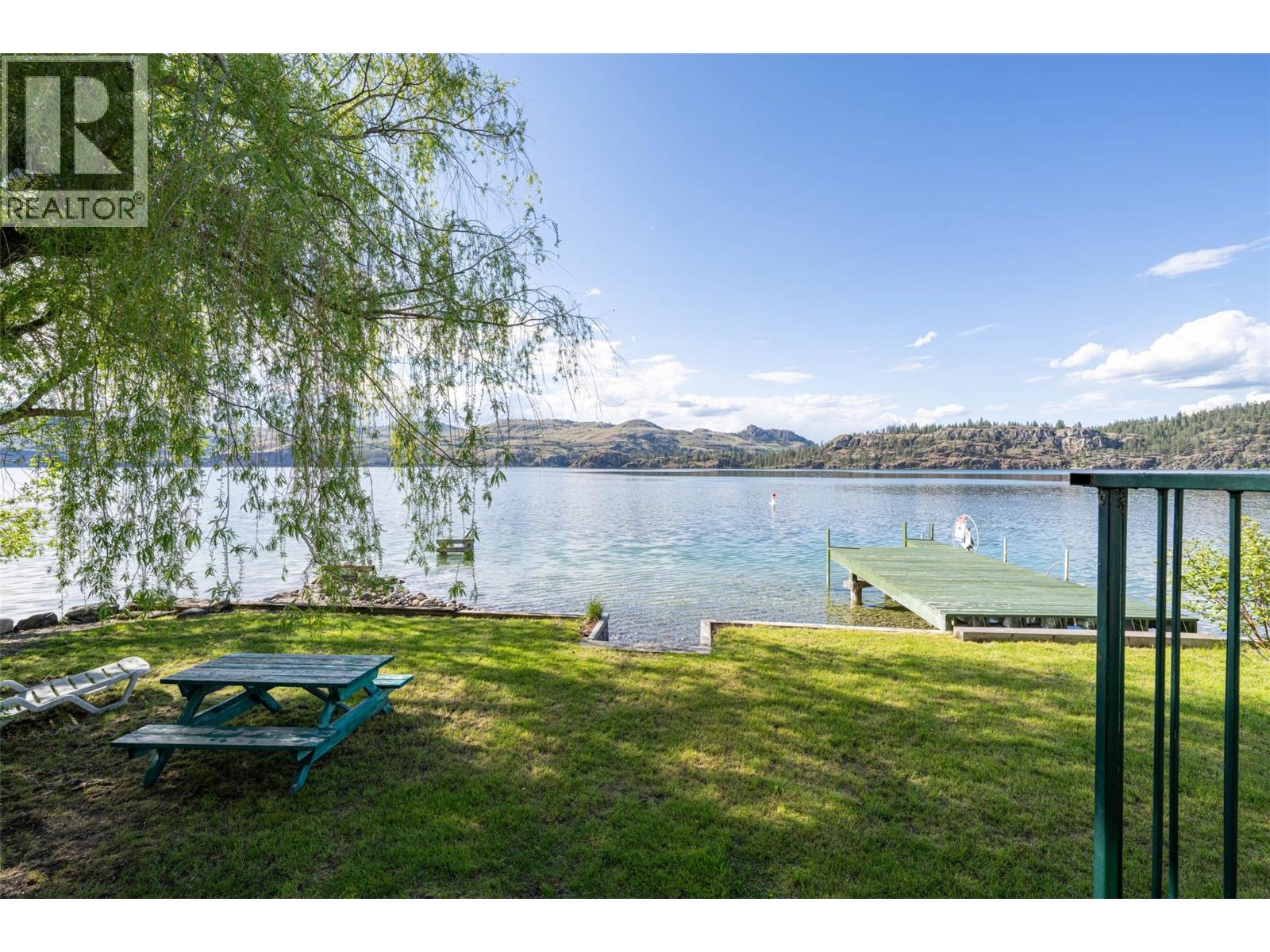 5867 Cosens Bay Road - 26