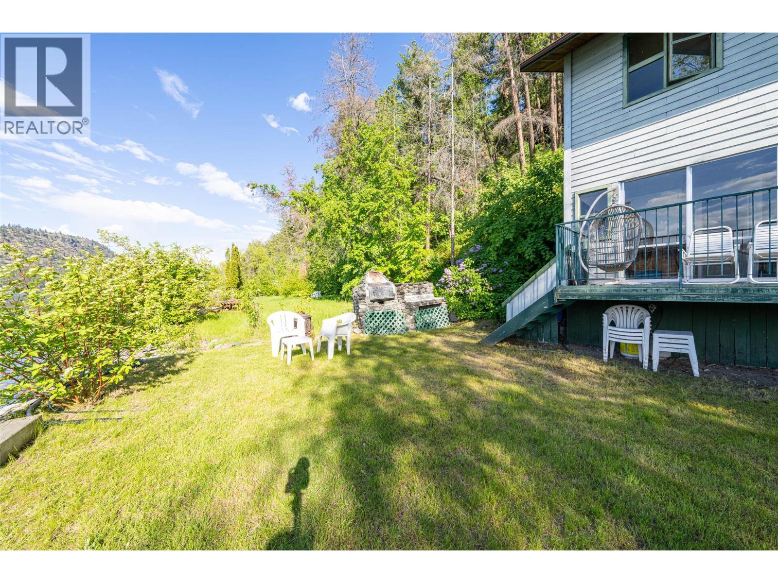5867 Cosens Bay Road - 27
