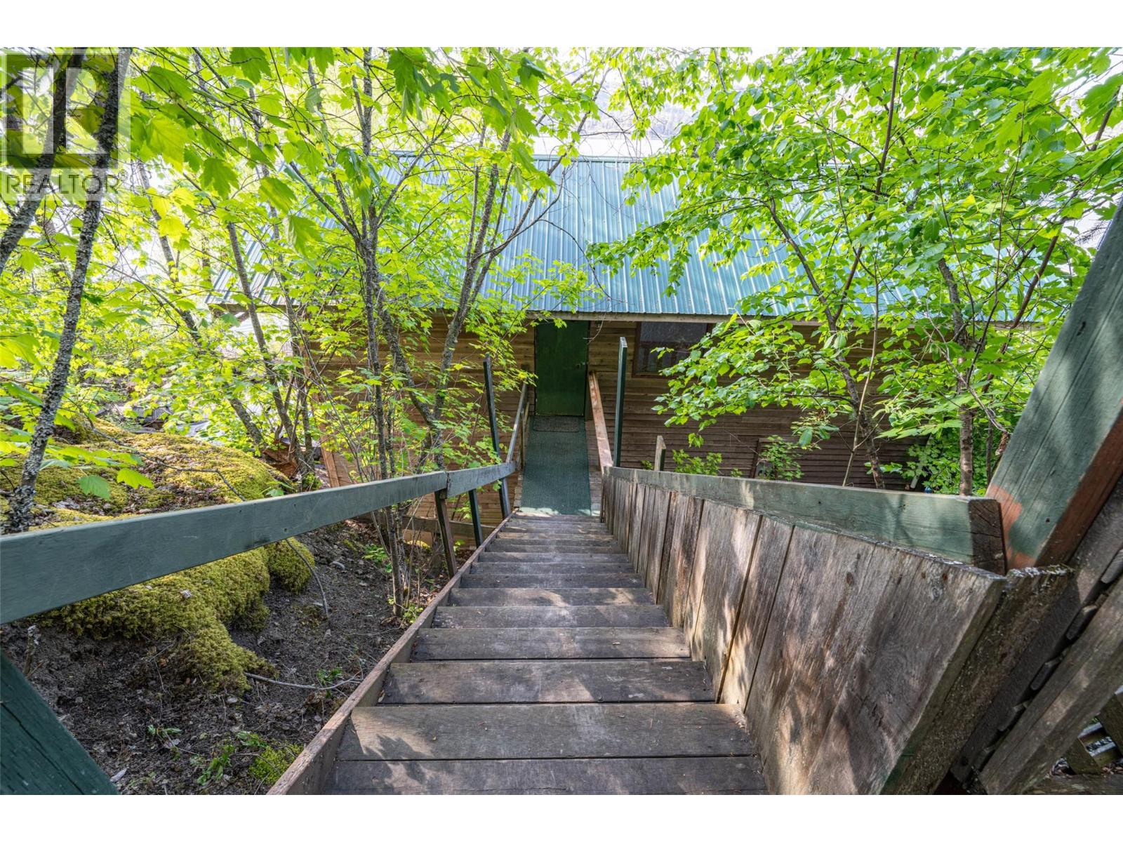 5867 Cosens Bay Road - 29
