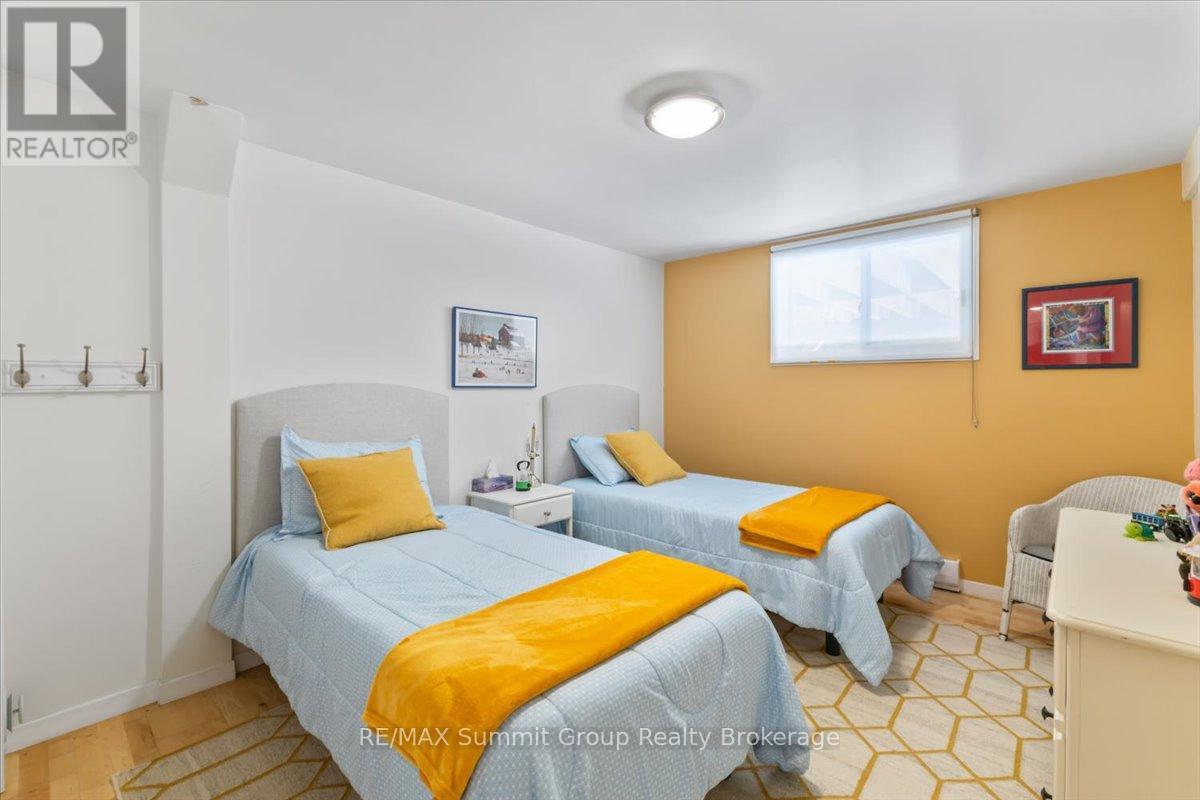 123 AMIK COURT - 25