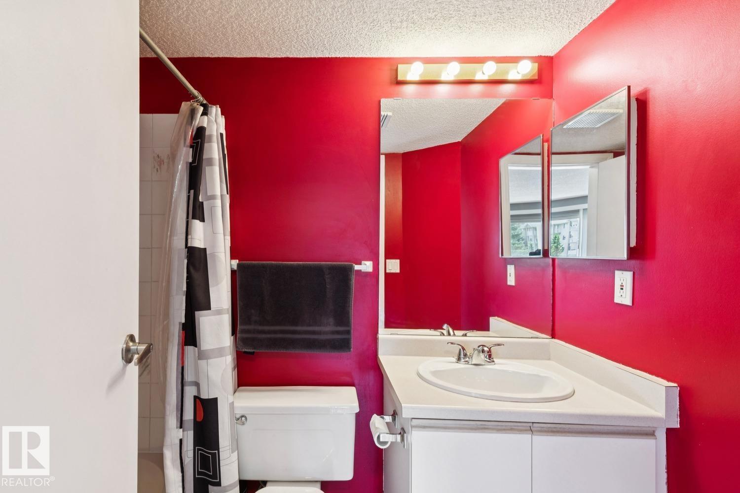 #239 10636 120 ST NW - 19
