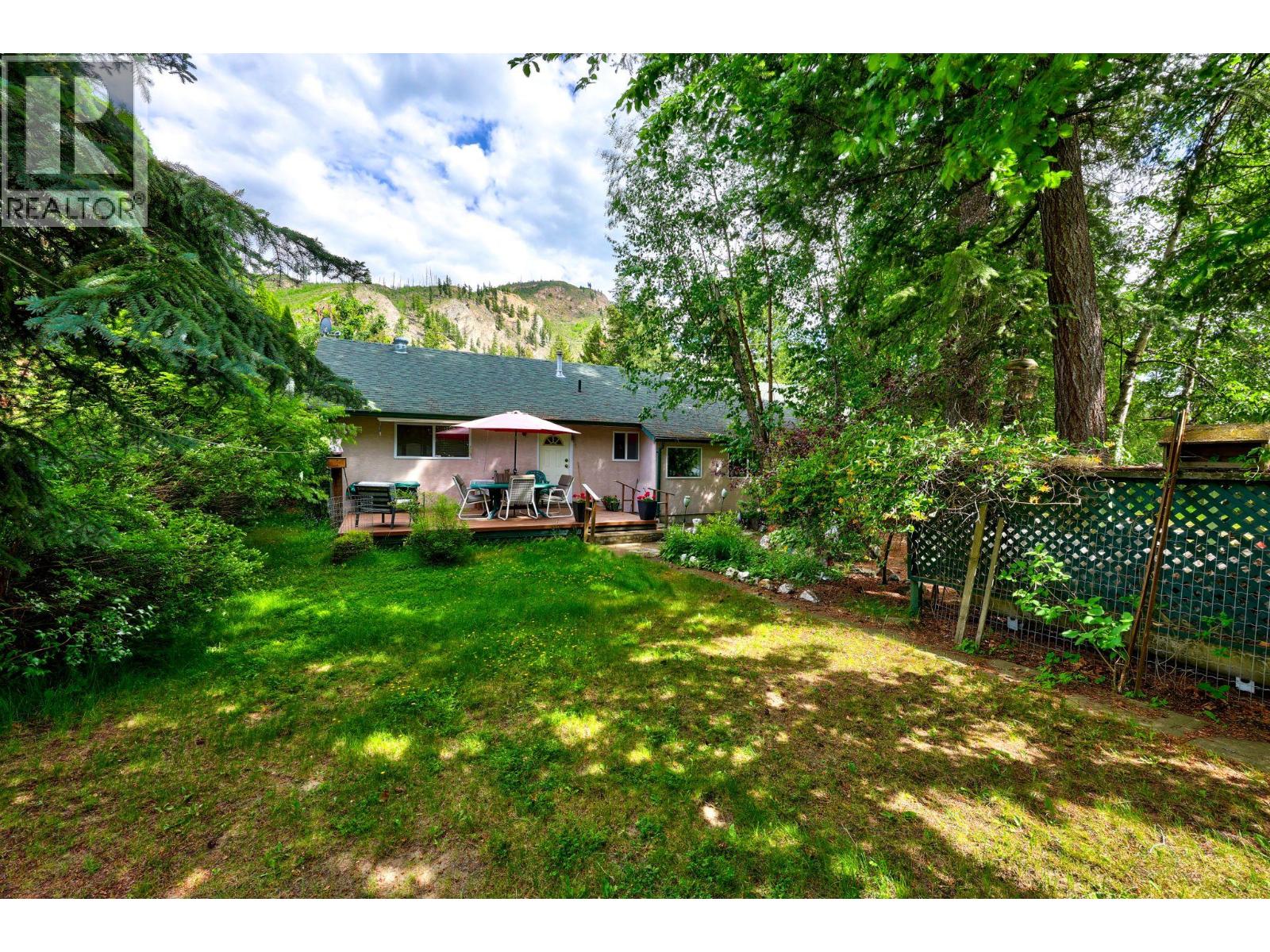 4341 Dunsmuir Road Road - 40