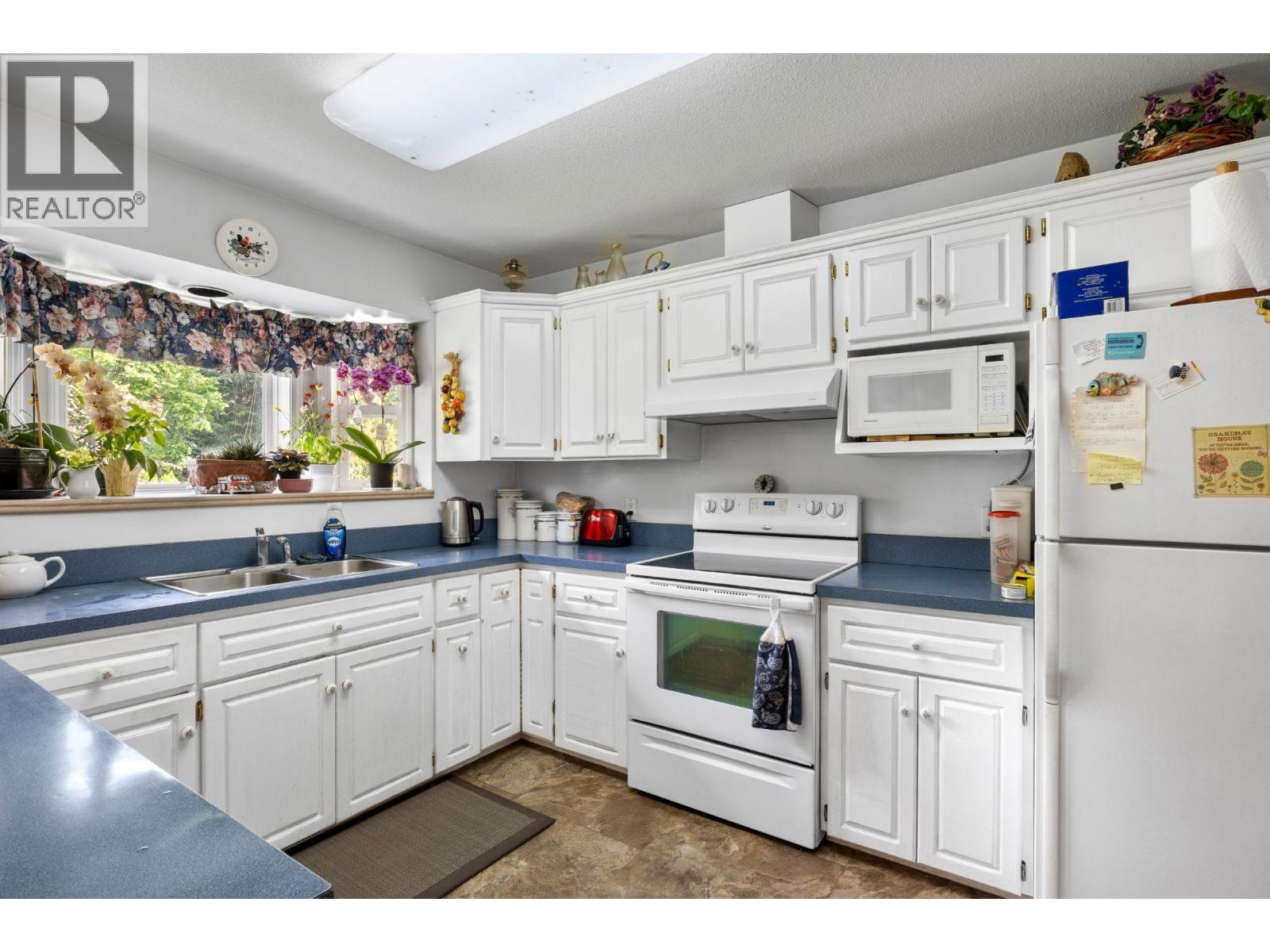 4341 Dunsmuir Road Road - 9