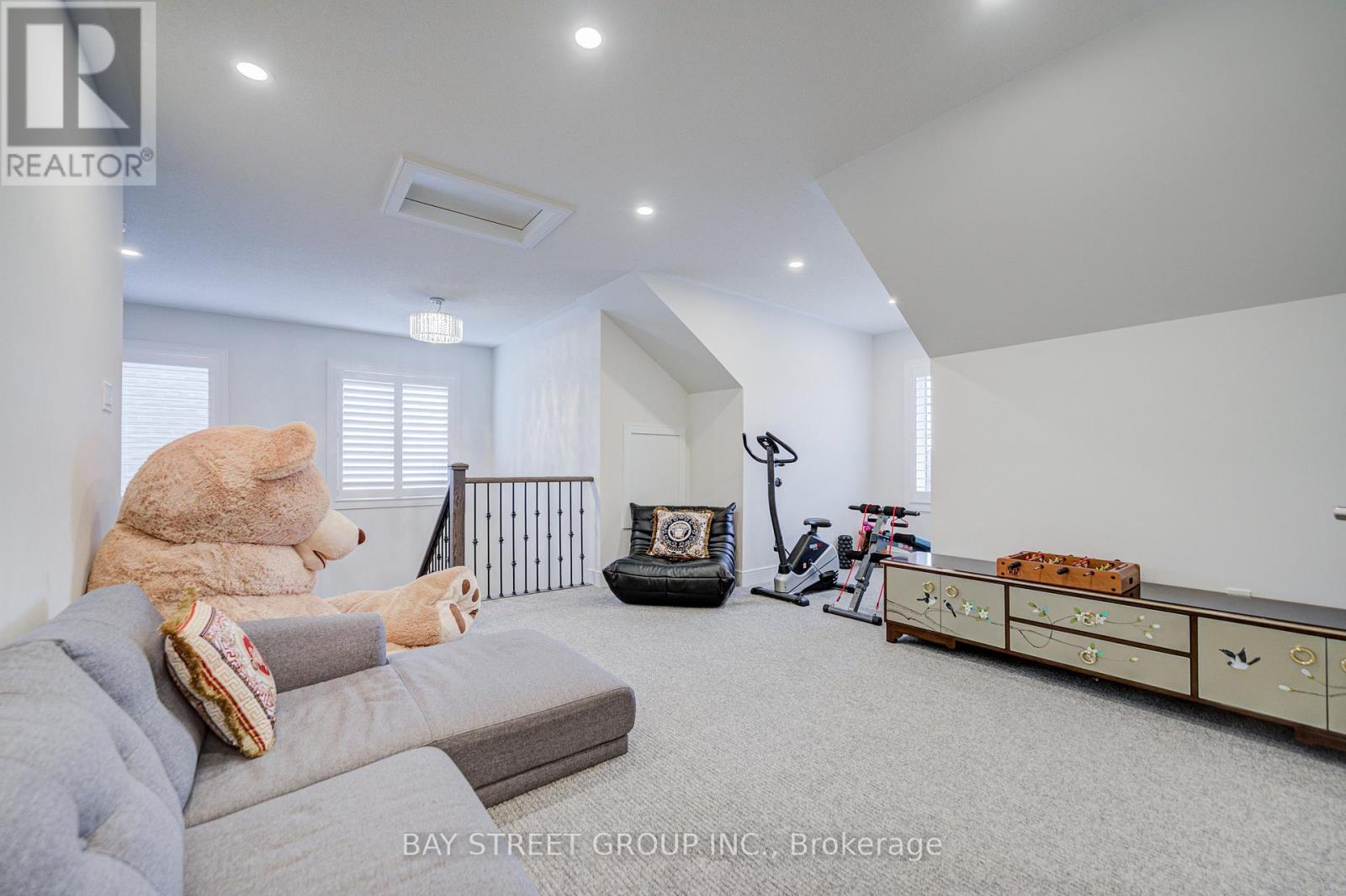 237 BEN SINCLAIR AVENUE - 27