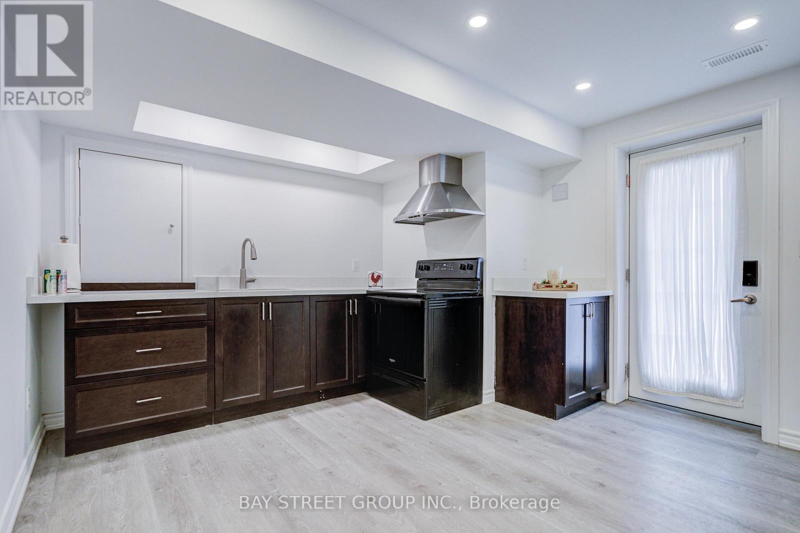 237 BEN SINCLAIR AVENUE - 36