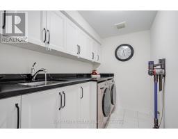 237 Ben Sinclair Avenue, East Gwillimbury, ON L9N0Z1 Photo 25