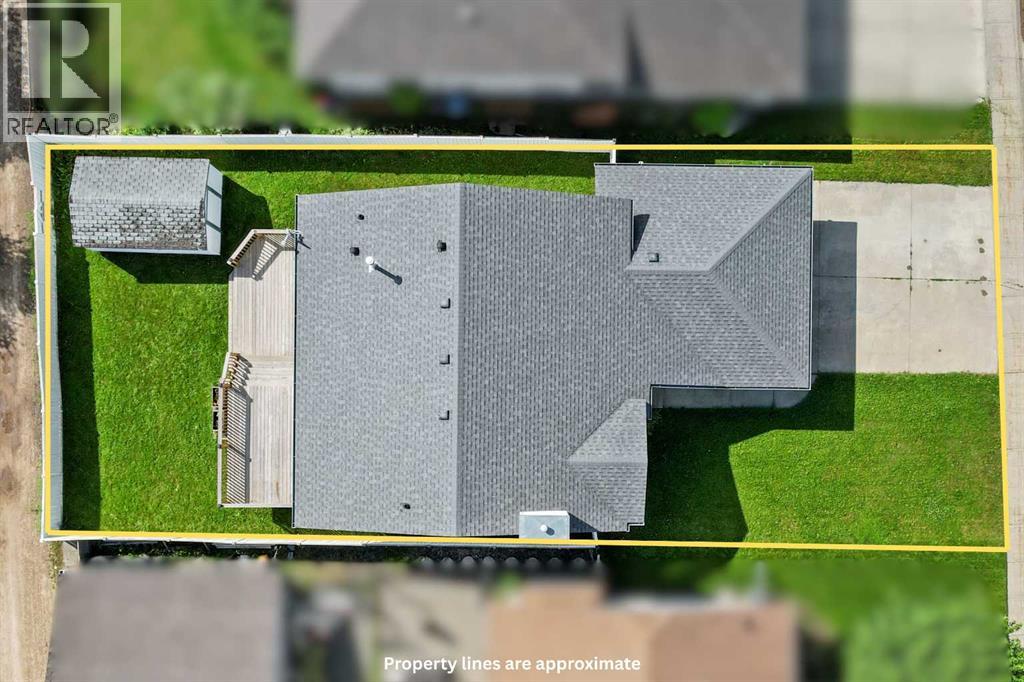 4 Allan Crescent — photo 32