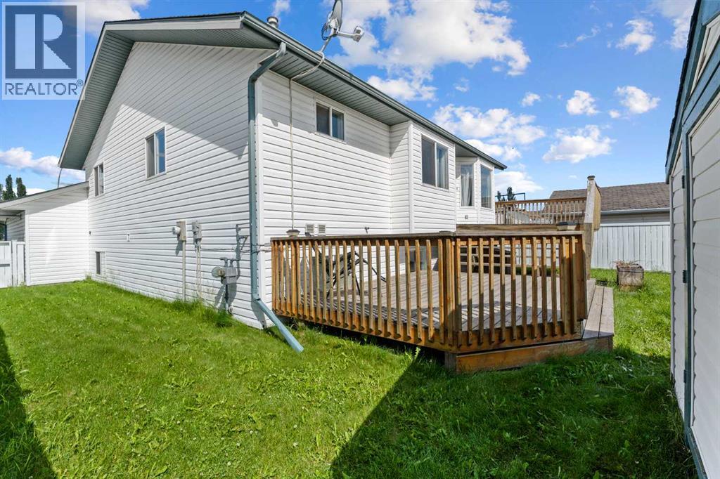 4 Allan Crescent — photo 31