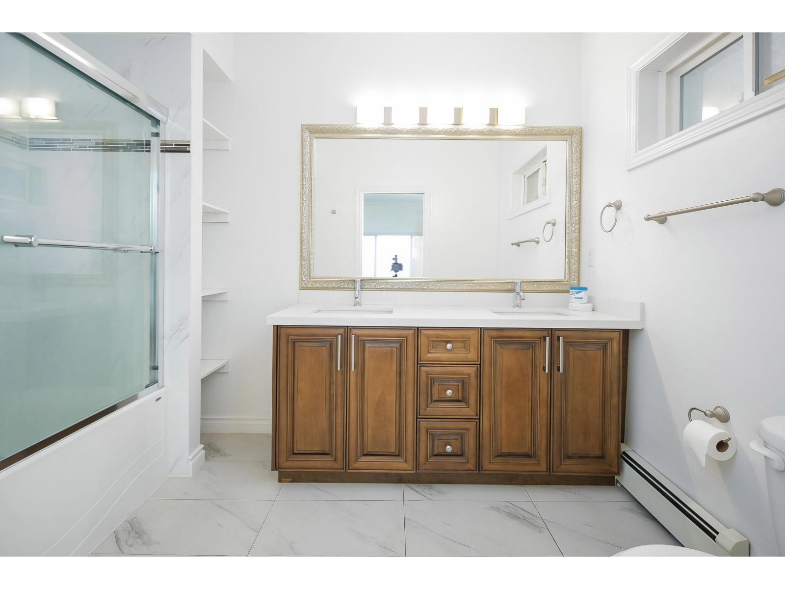 11 Bed, 7 Bath House for Sale in Surrey – 10229 122 STREET, Surrey – MLS# R3142667 - Image 18