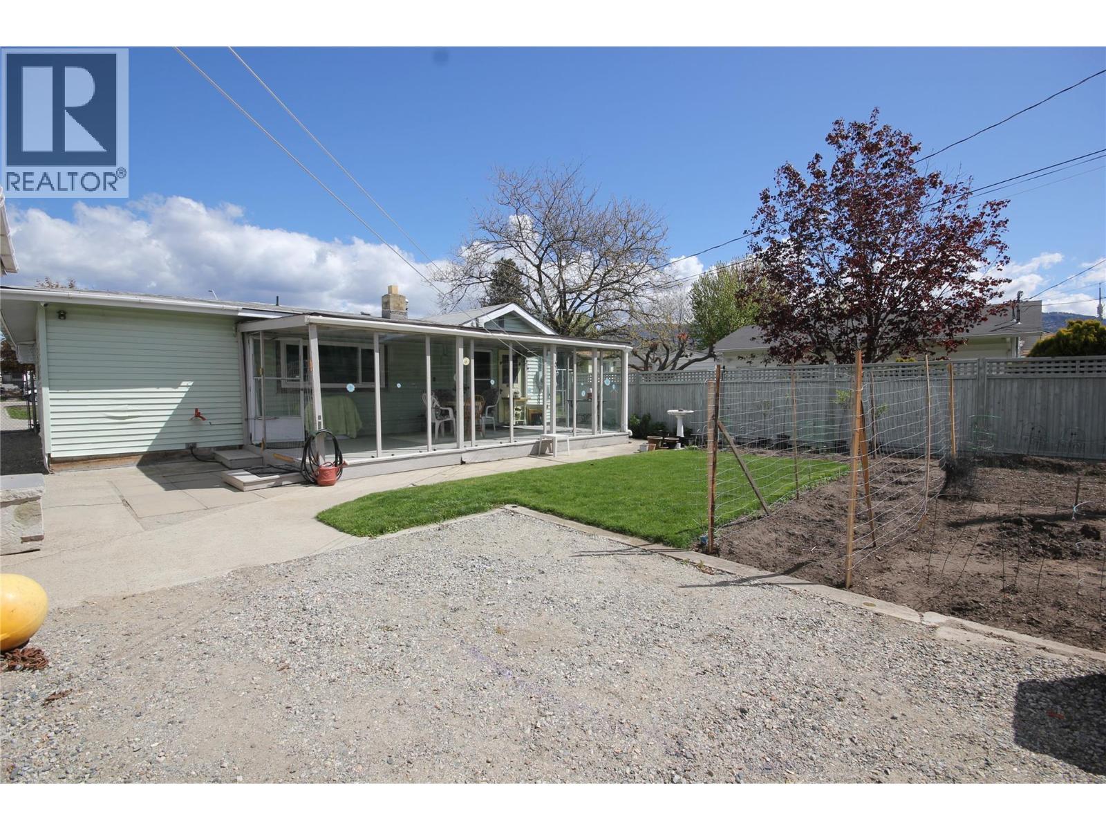 402 CONKLIN Avenue - 9
