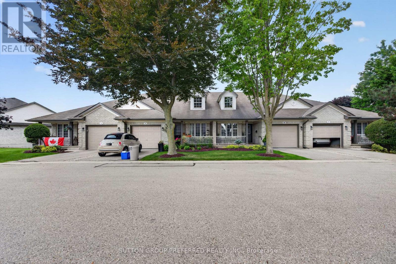 #6 20 WINDEMERE PLACE - Image 5
