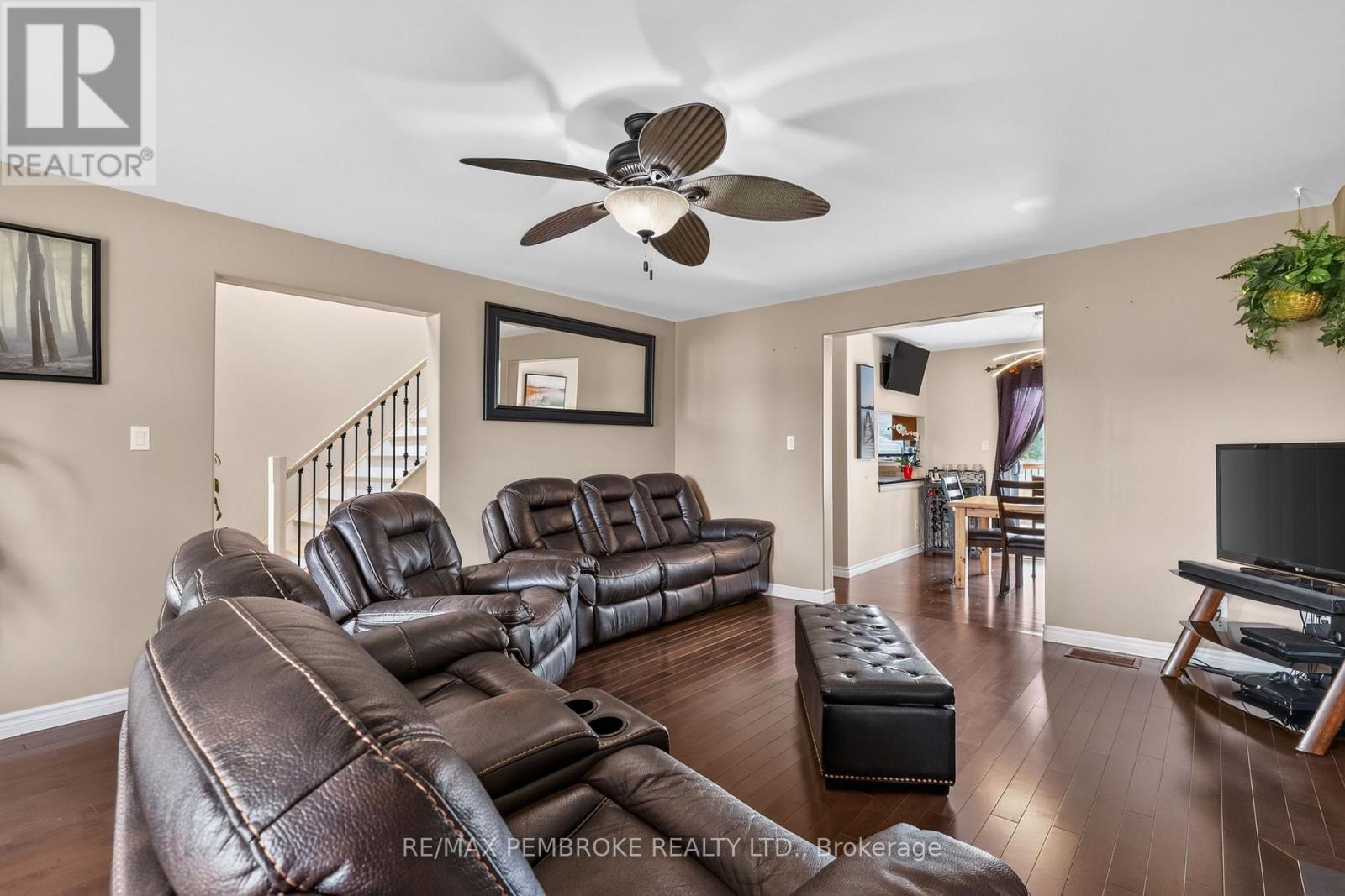 9 HERON DRIVE - 10