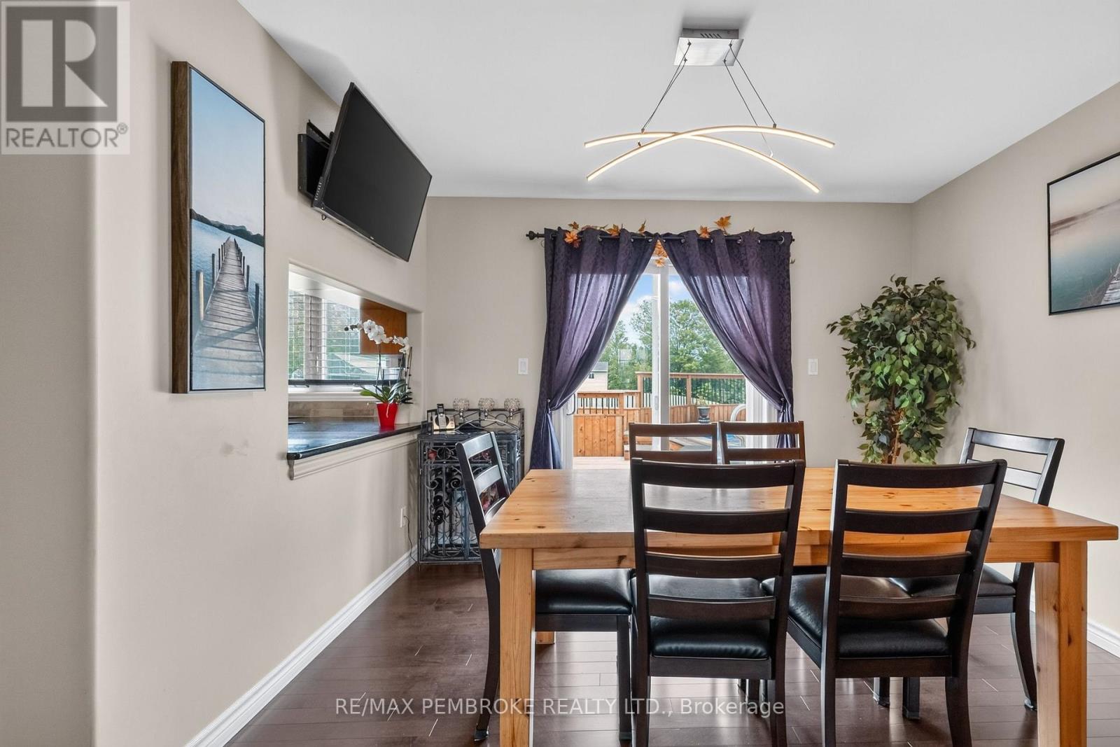 9 HERON DRIVE - 12