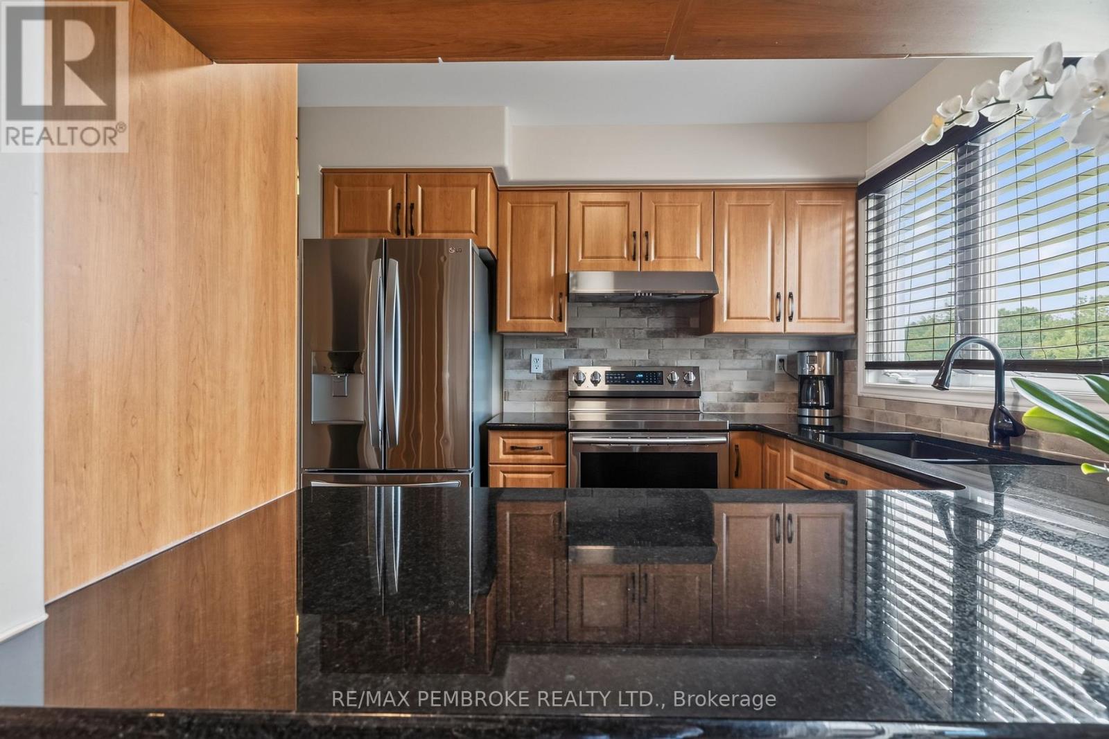 9 HERON DRIVE - 13