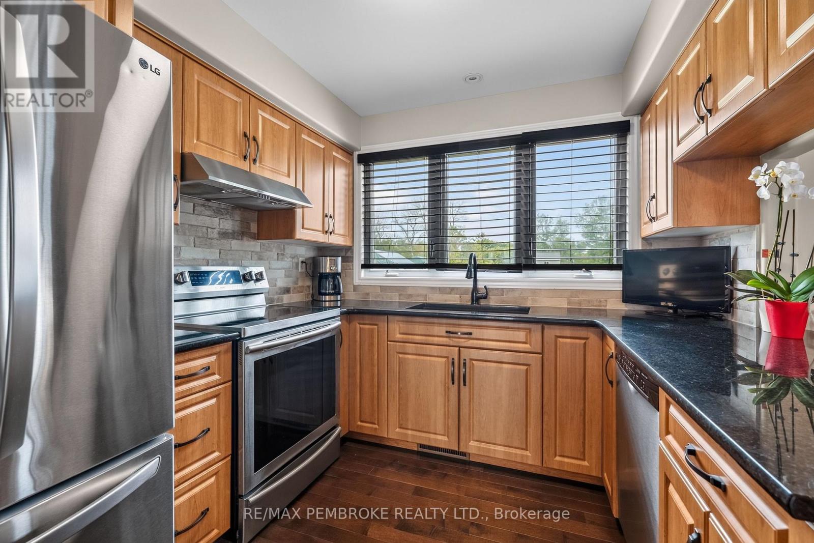 9 HERON DRIVE - 15
