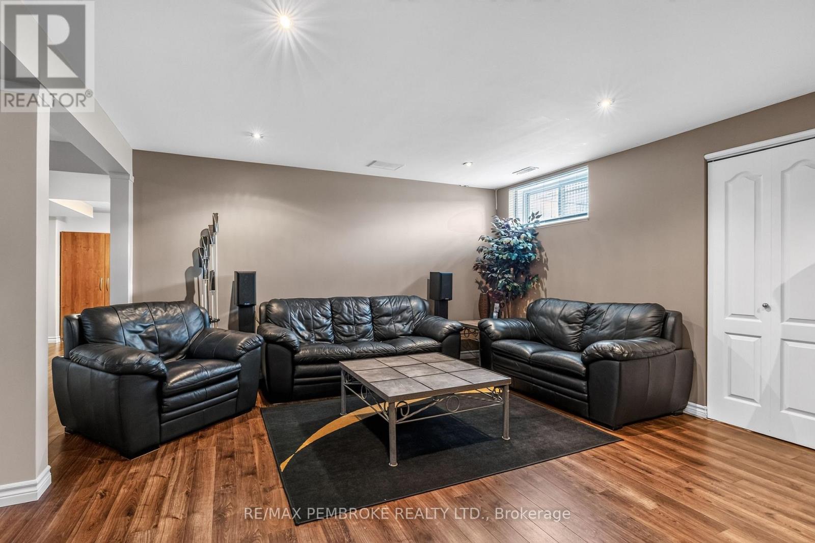9 HERON DRIVE - 33
