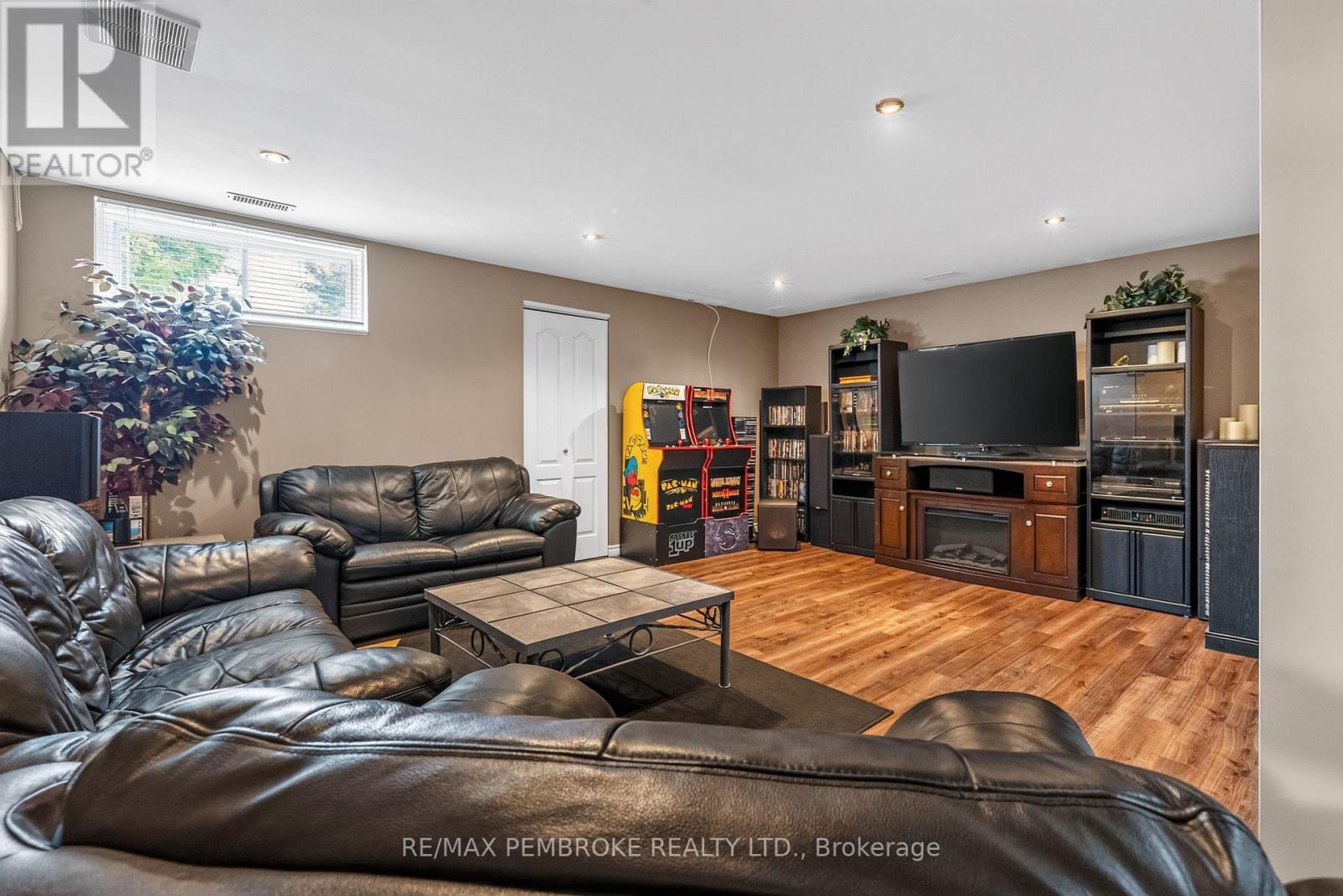 9 HERON DRIVE - 34