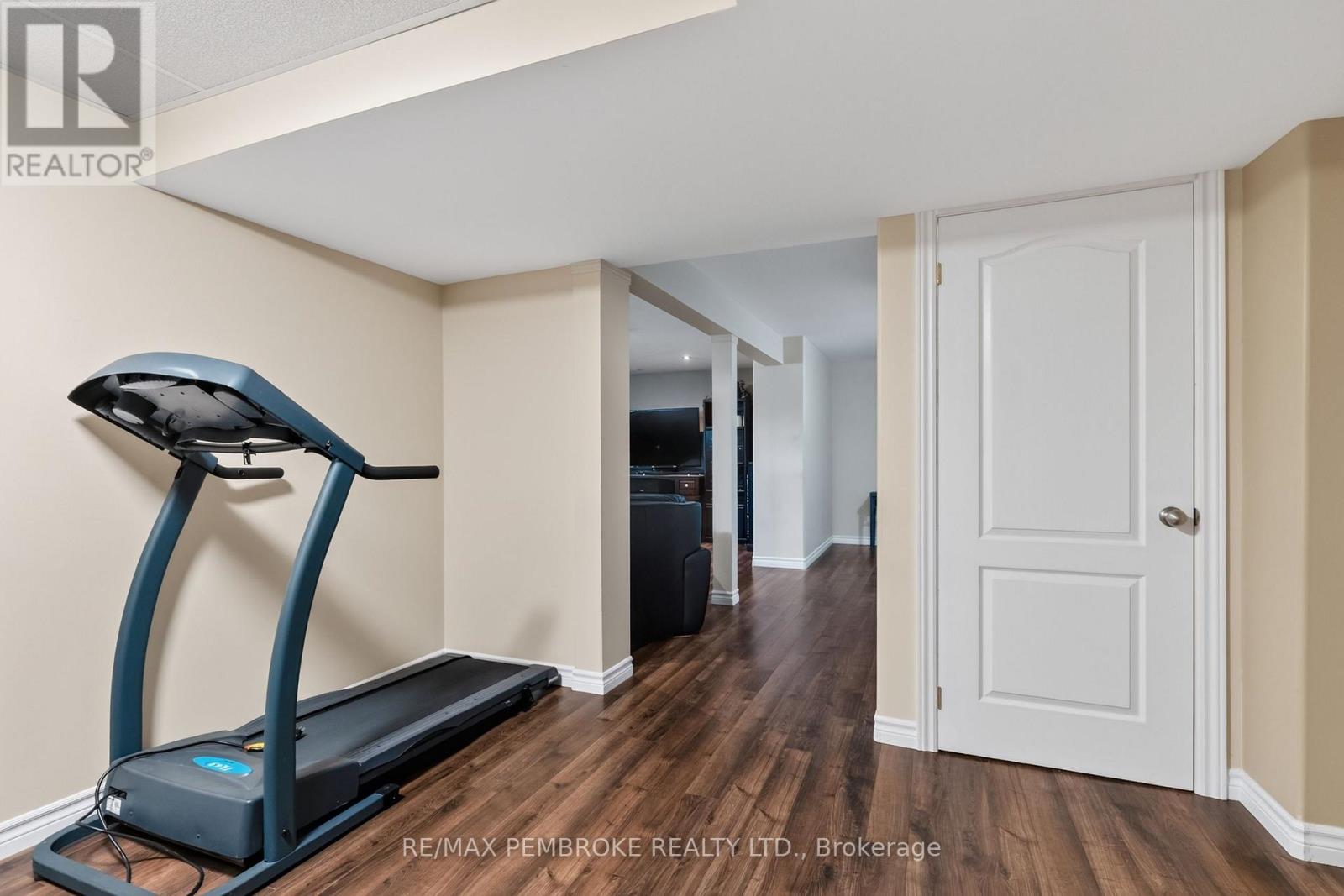 9 HERON DRIVE - 35