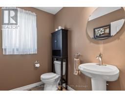 9 Heron Drive, Laurentian Valley, ON K8A8N8 Photo 17