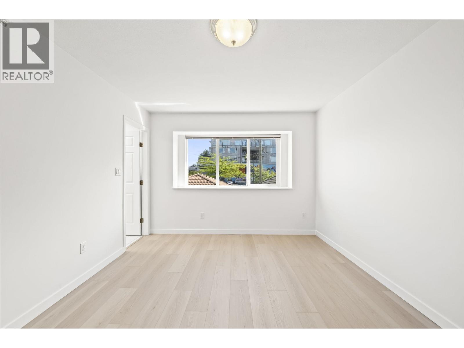 6 Bed, 4 Bath House for Sale in Vancouver – 1968 E 39TH AVENUE, Vancouver – MLS# R3141041 - Image 8