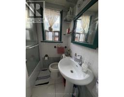 131 Cameron Avenue, Toronto, ON M6M1R6 Photo 6