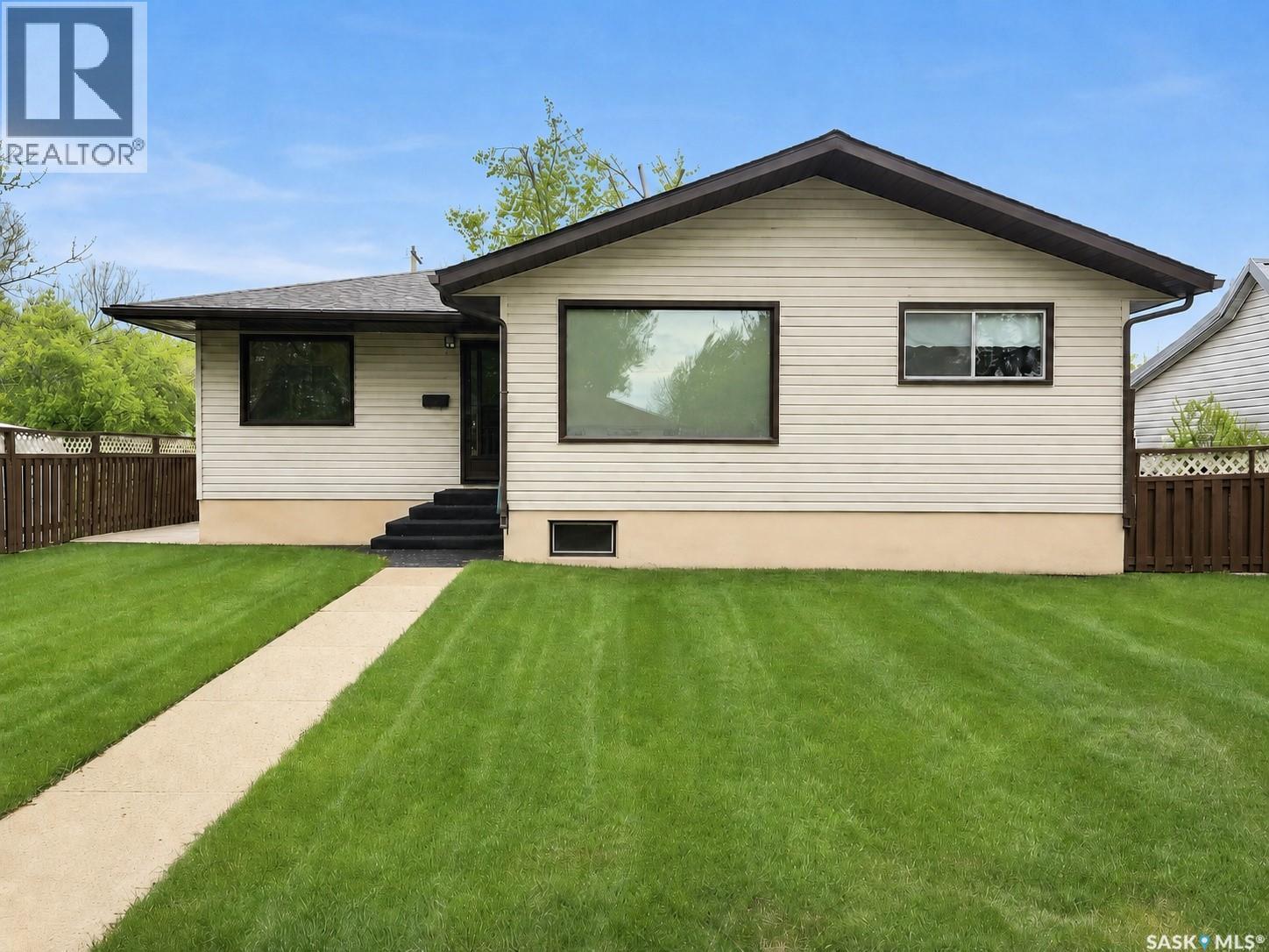 4266 Price AVENUE - 1