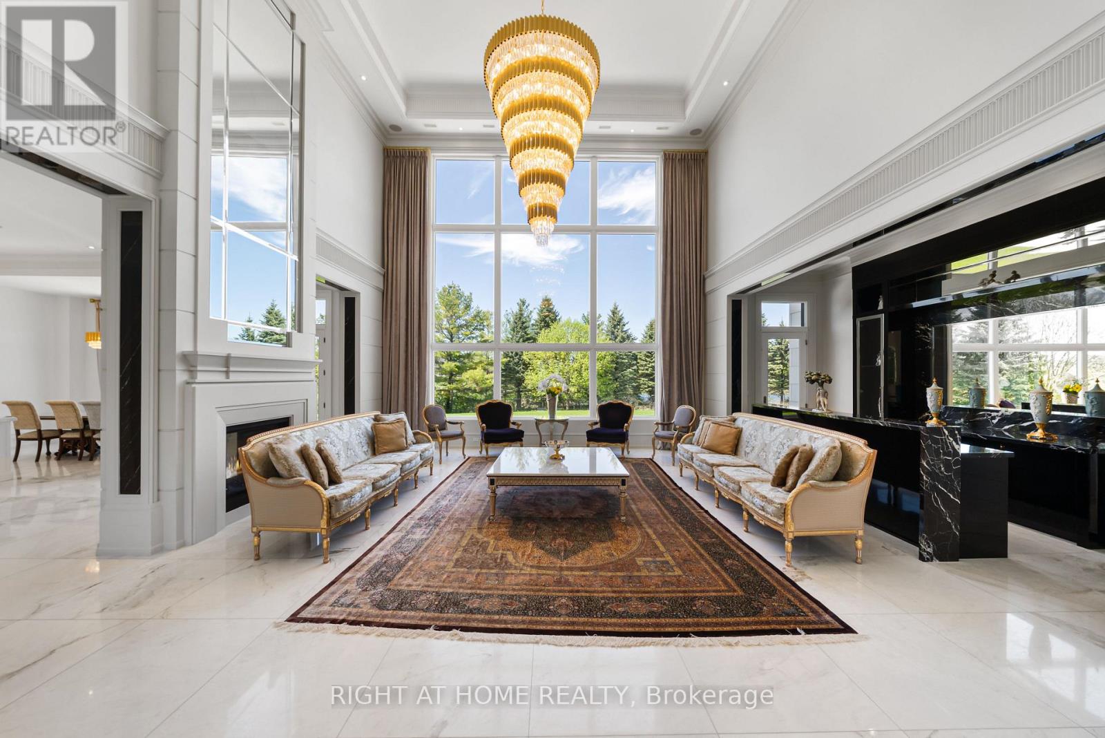 16 SIRONA'S LANE - 11