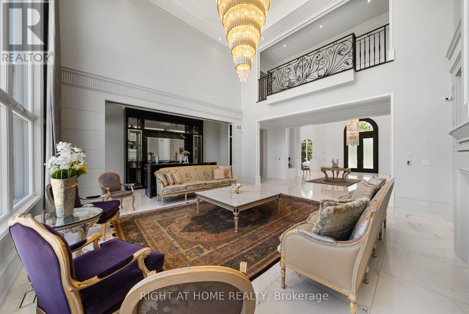 16 SIRONA'S LANE - 13