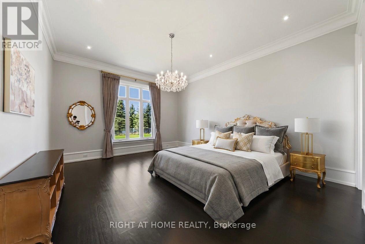16 SIRONA'S LANE - 22