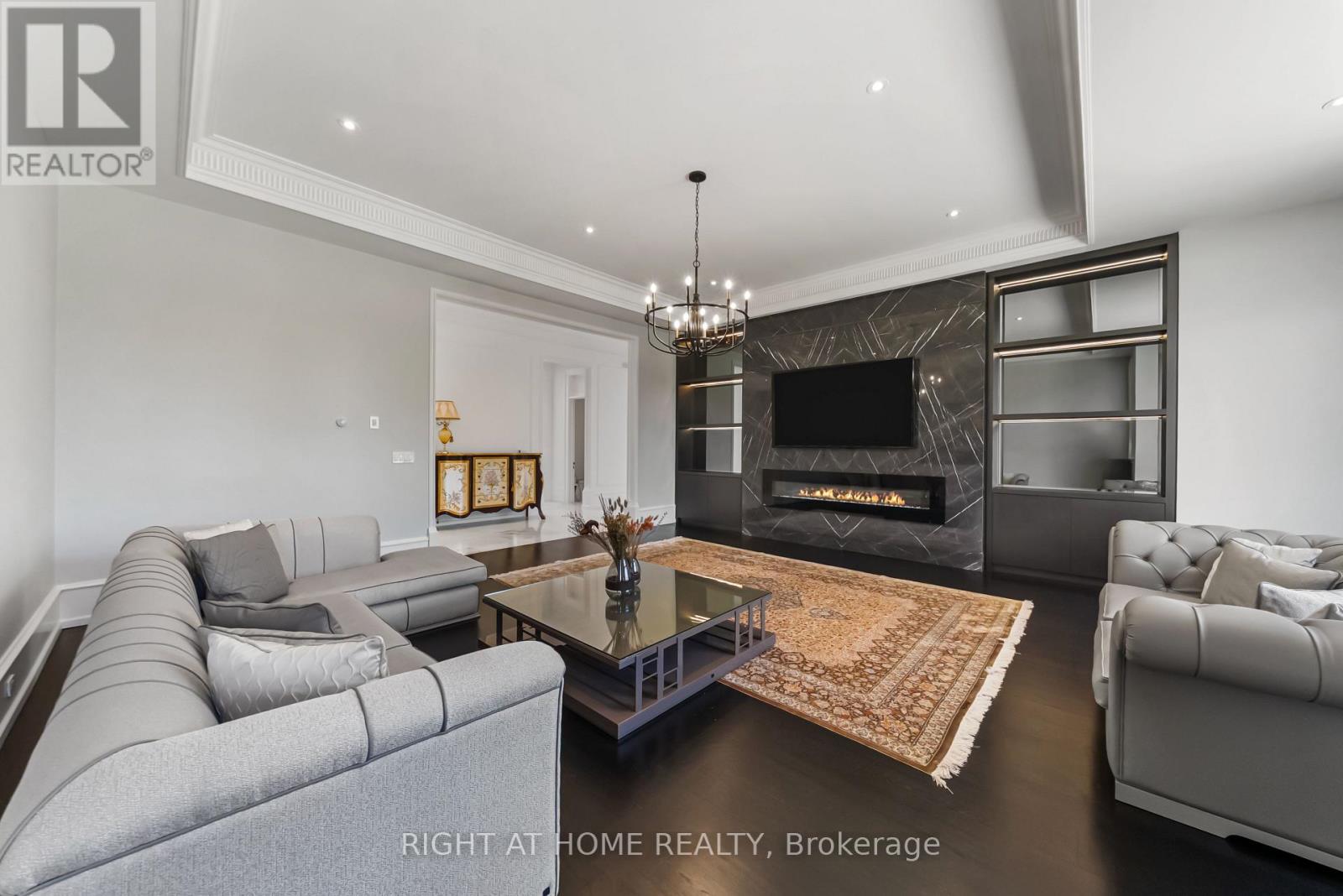 16 SIRONA'S LANE - 21